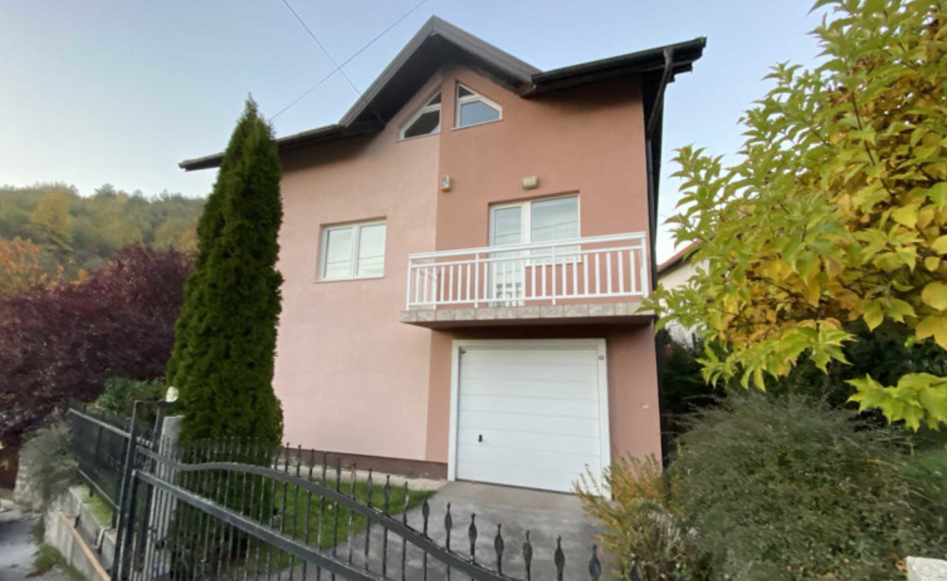 Kuća sa zemljištem u Faletićima