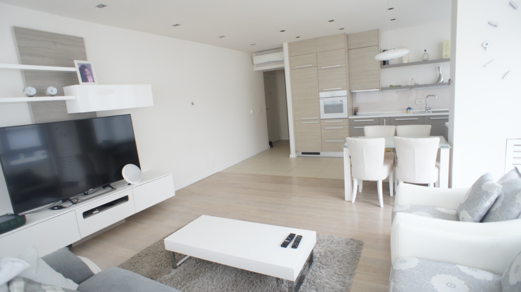 Trosoban stan u samom centru 83 m2